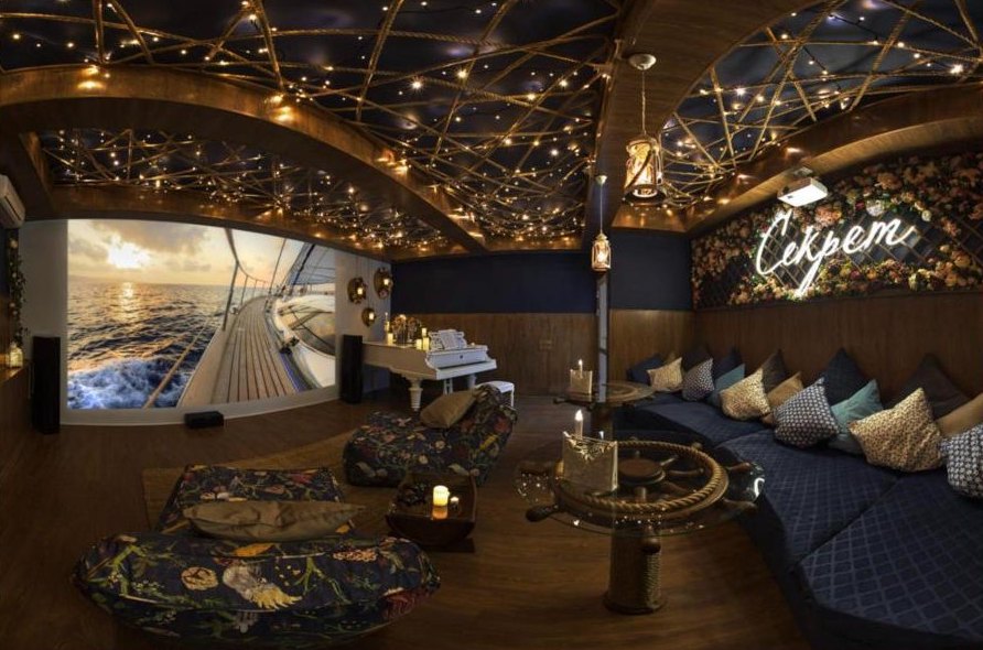 Sea Symphony &mdash; private cinema room
